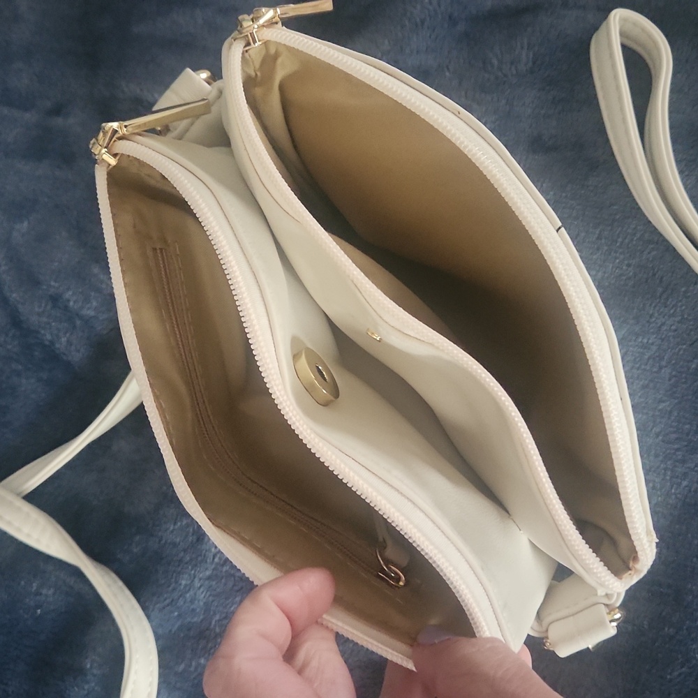 White and Red Baseball Stitch Crossbody Bag - Picture 4 of 8